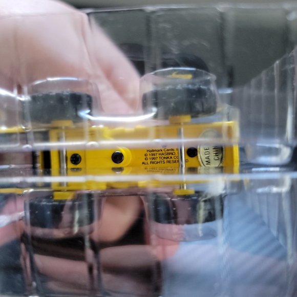 Vintage 1997 Hallmark Keepsake Ornament Tonka Die-cast Metal Mighty Front Loader - Picture 9 of 9